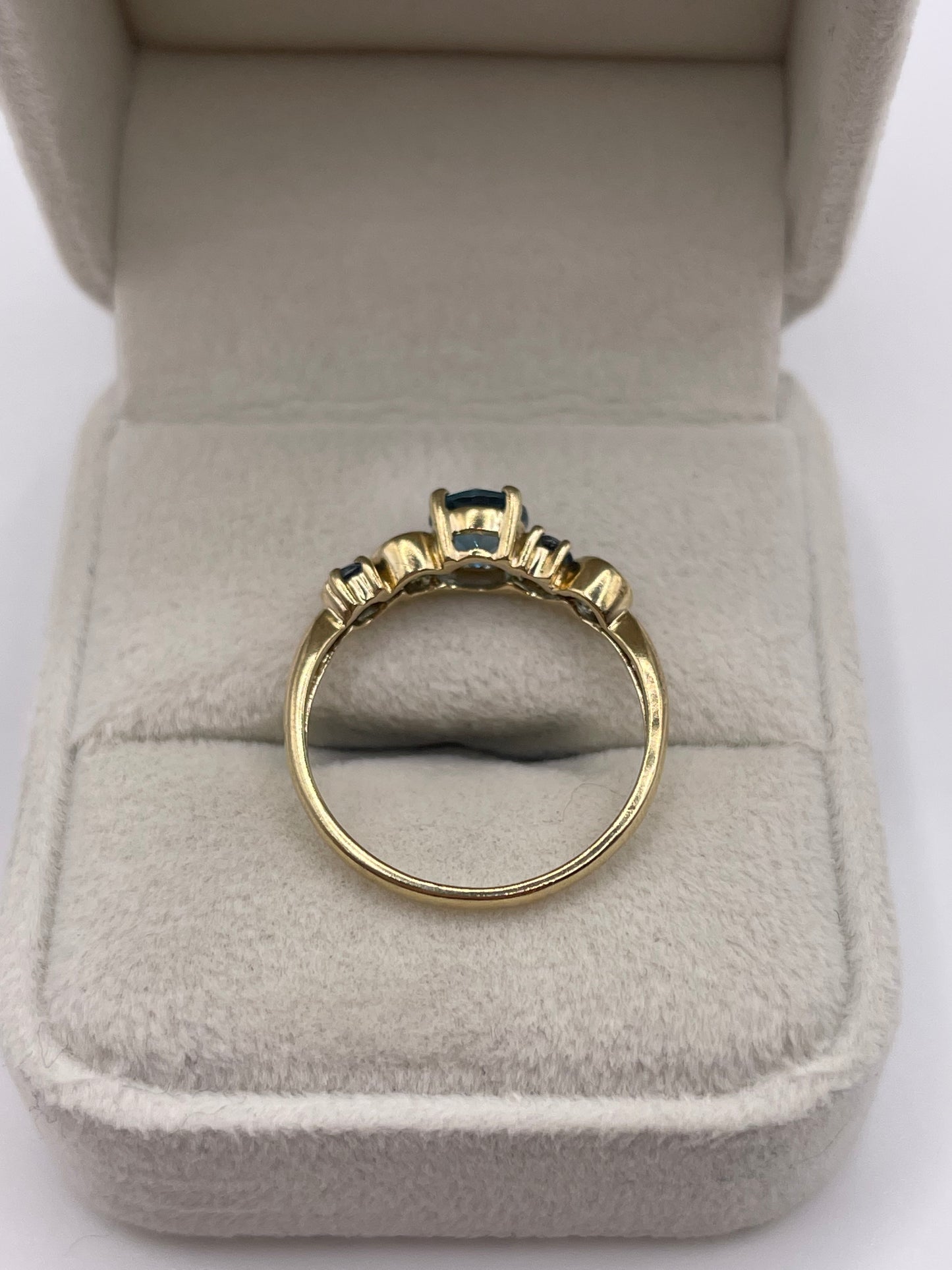 9ct gold blue topaz ring