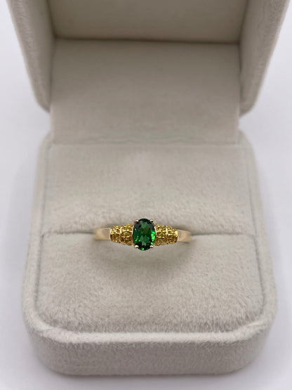 9ct gold diopside and diamond ring