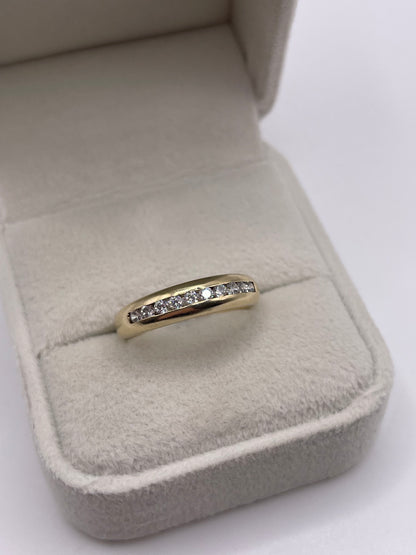 9ct gold cz ring