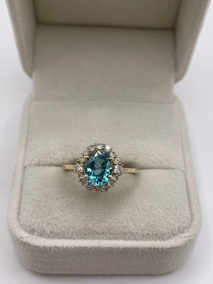 9ct gokd zircon cluster ring