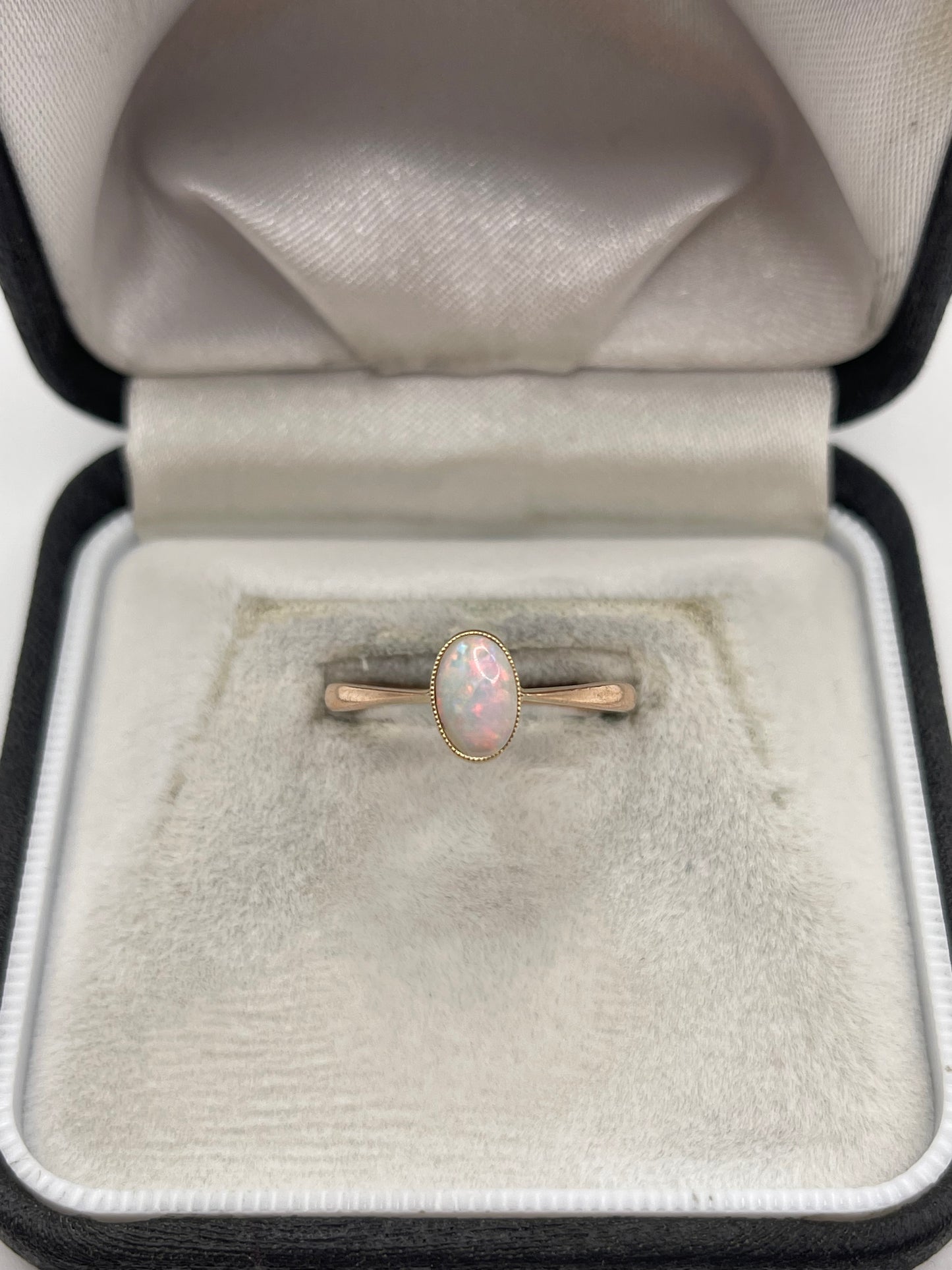 Antique 9ct rose gold opal ring