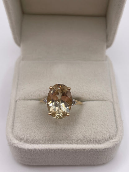 9ct gold quartz and diamond ring