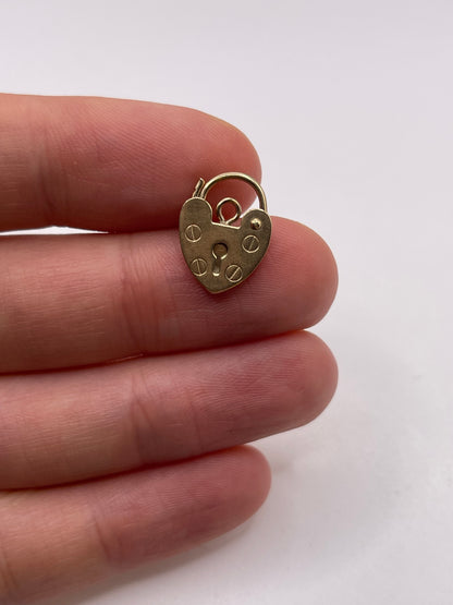 9ct gold padlock 3