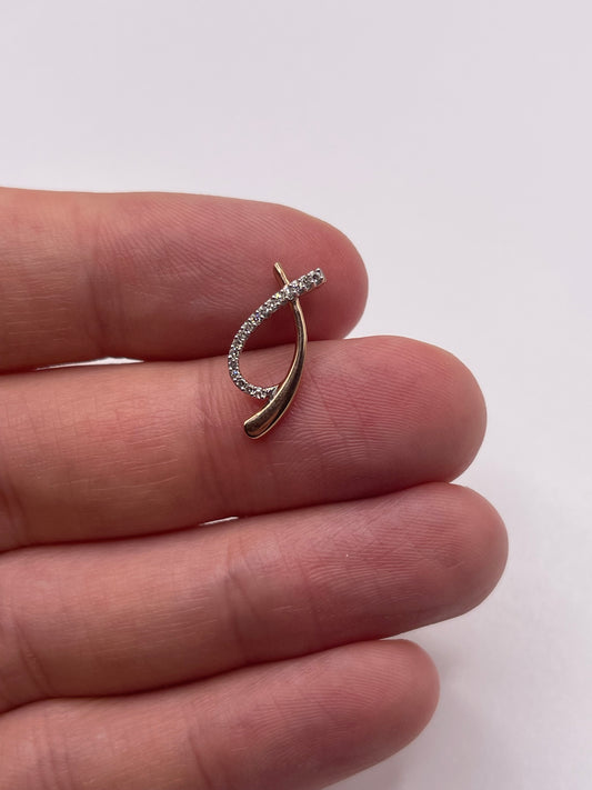 9ct rose gold diamond pendant