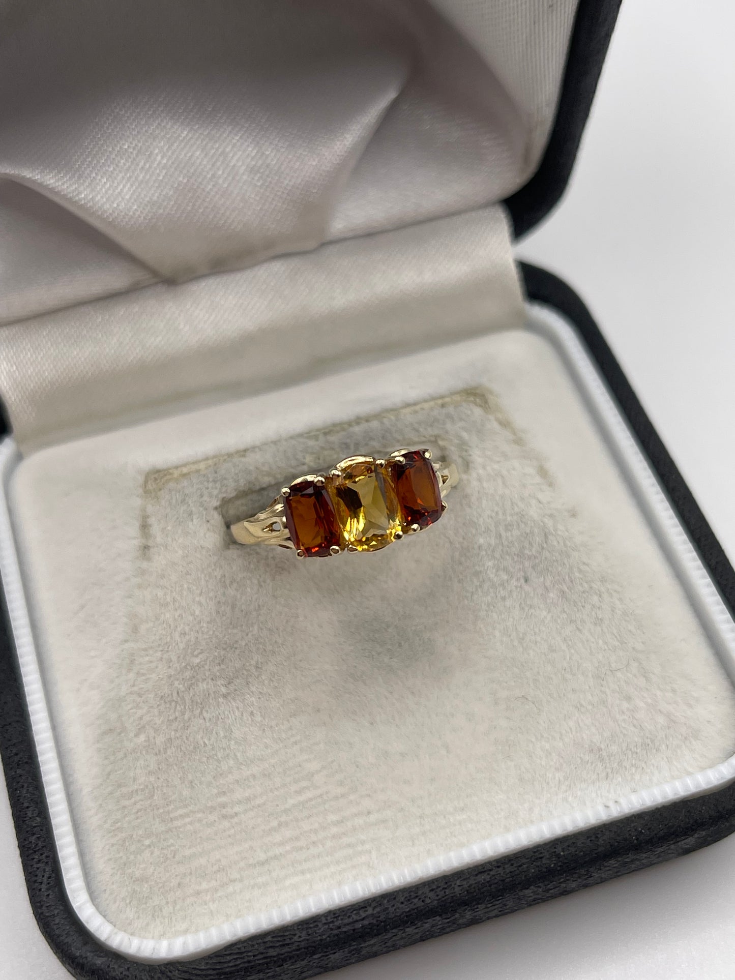 9ct gold citrine and garnet ring