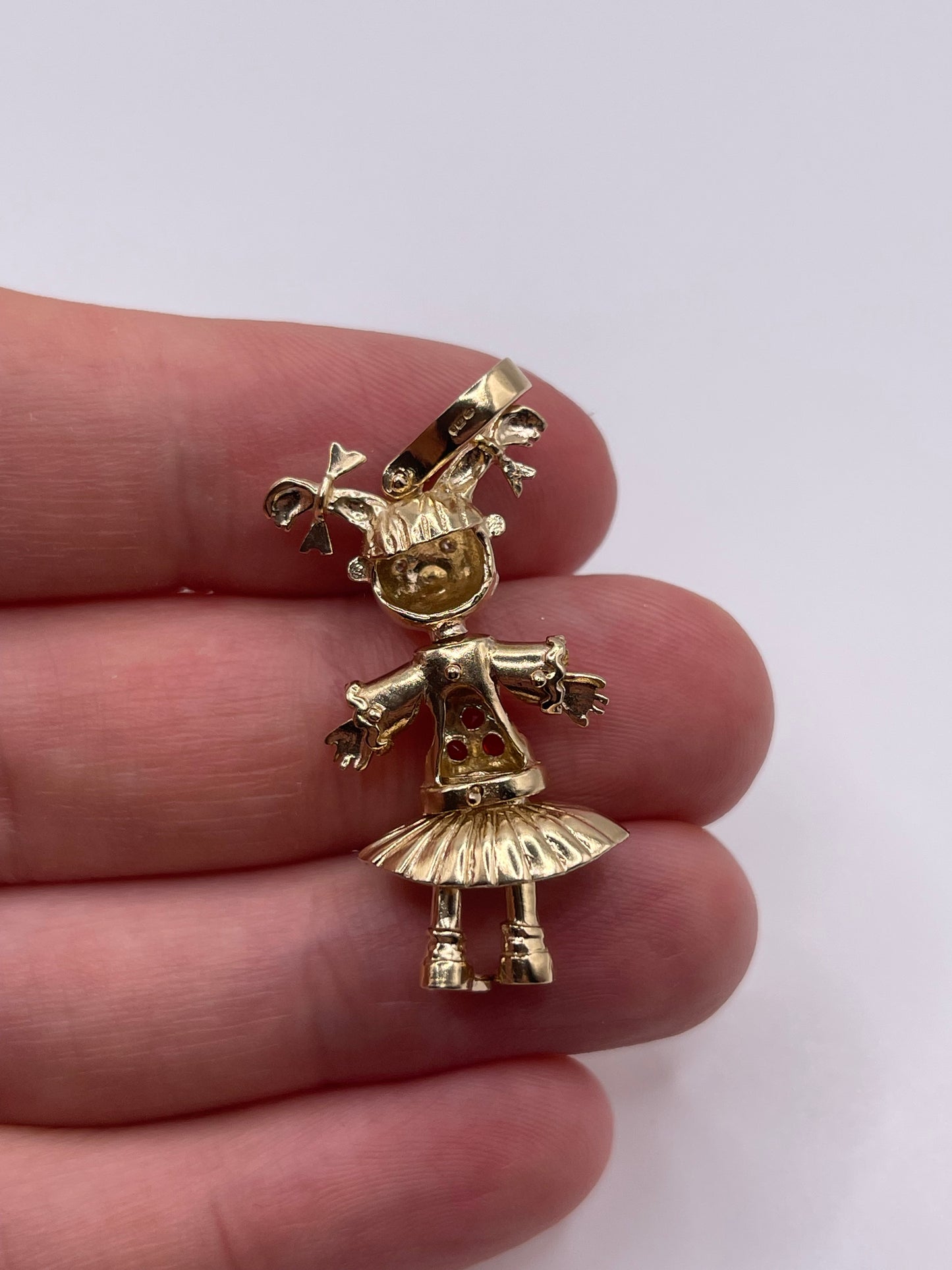 9ct gold Angelica pendant