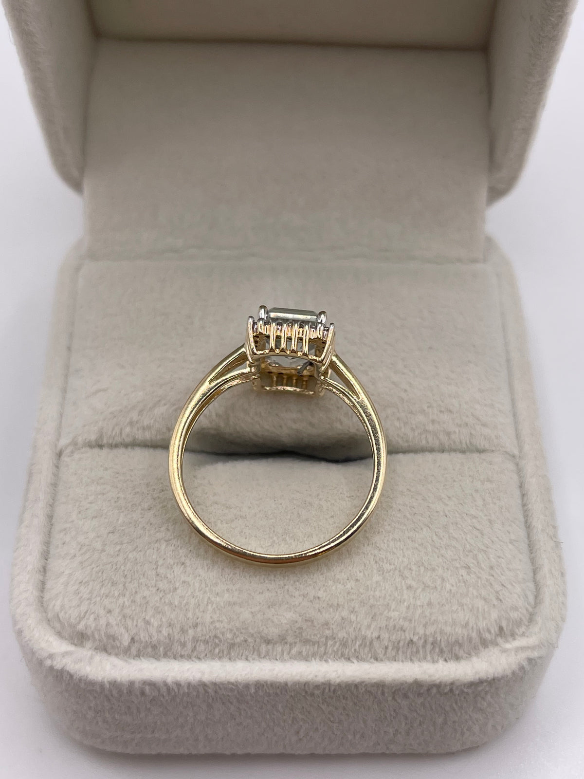 9ct gold green amethyst and diamond ring