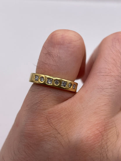 Heavy 18ct gold diamond ring