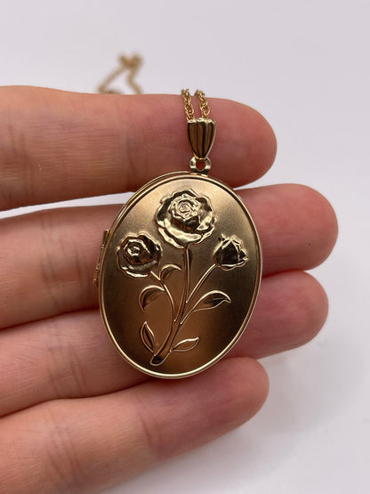 9ct gold locket necklace