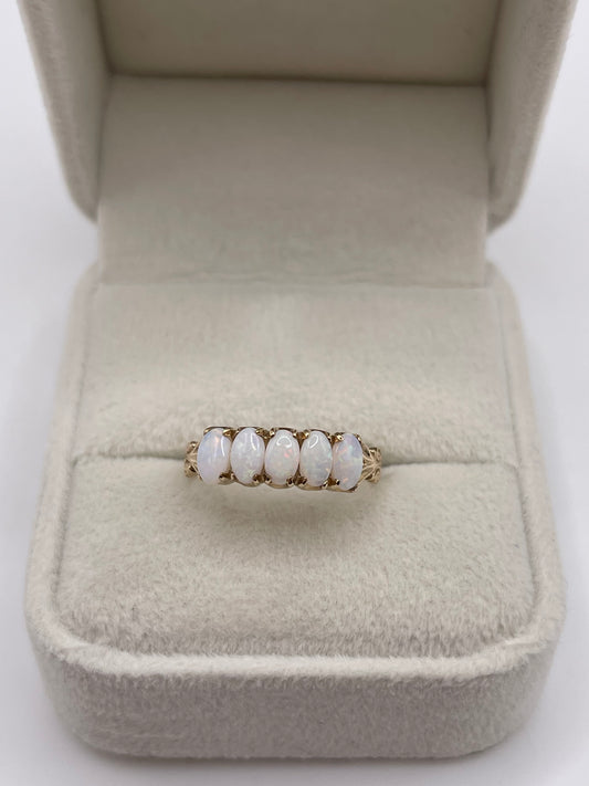9ct gold opal ring