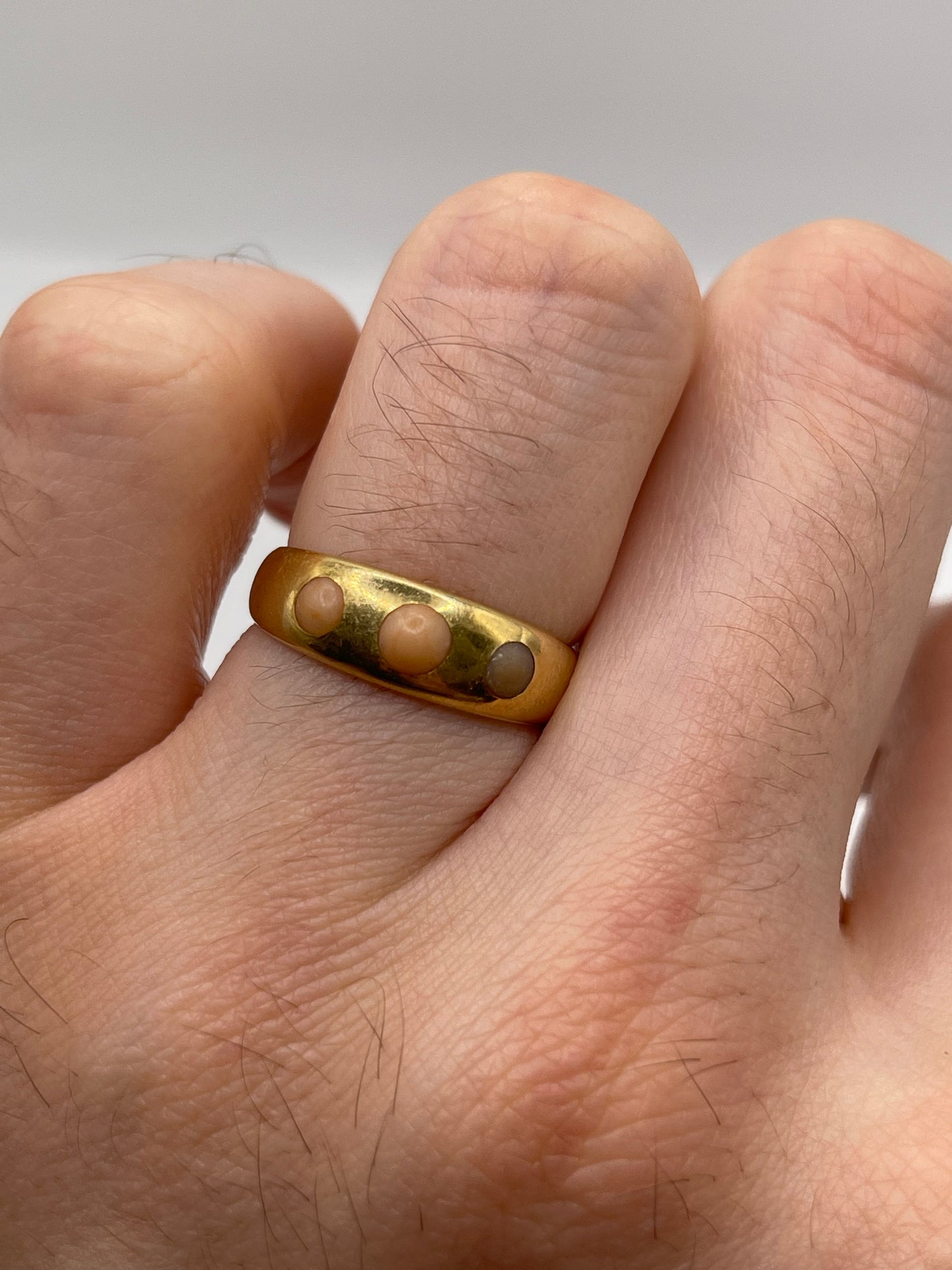 Antique 18ct gold coral gypsy ring