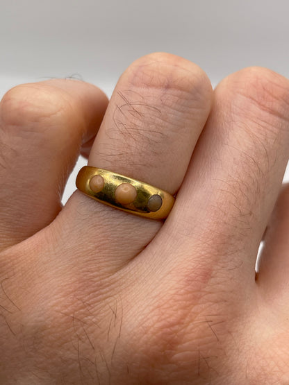 Antique 18ct gold coral gypsy ring