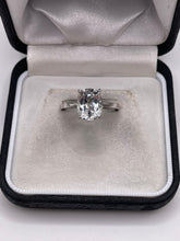 Load image into Gallery viewer, Silver topaz ring
