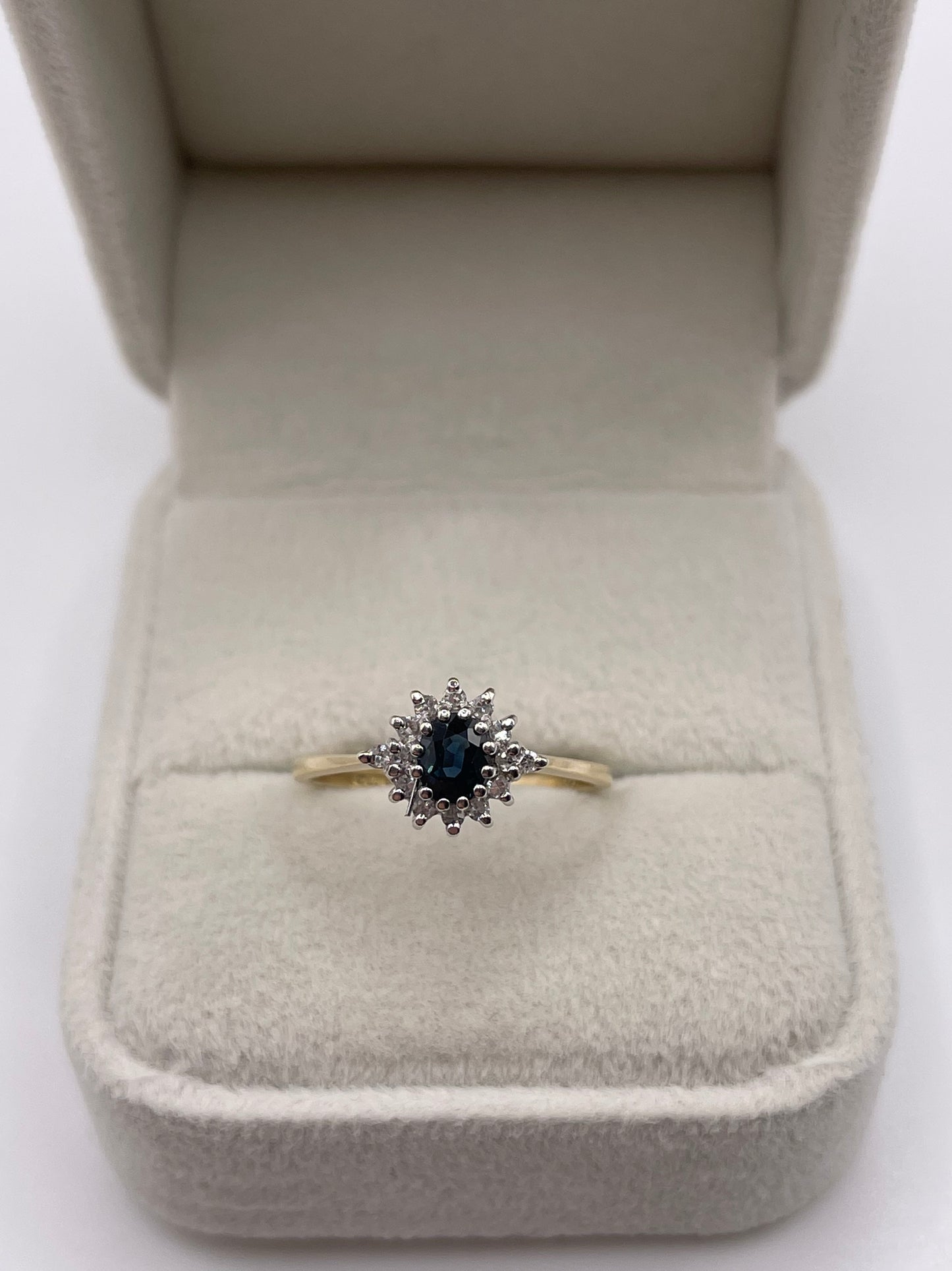 9ct gold sapphire and diamond ring
