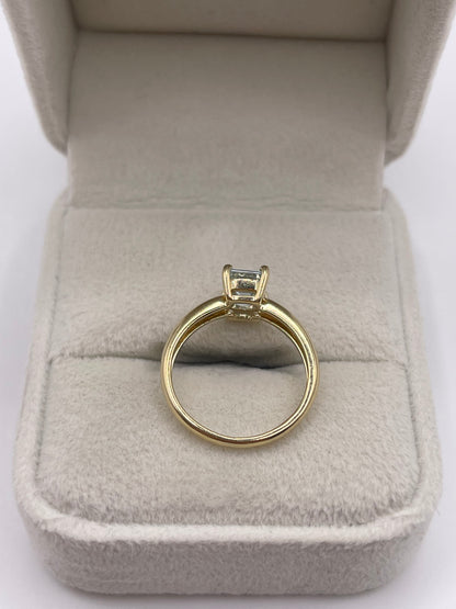 9ct gold aquamarine ring