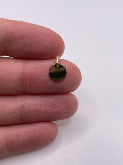 9ct gold medallion pendant
