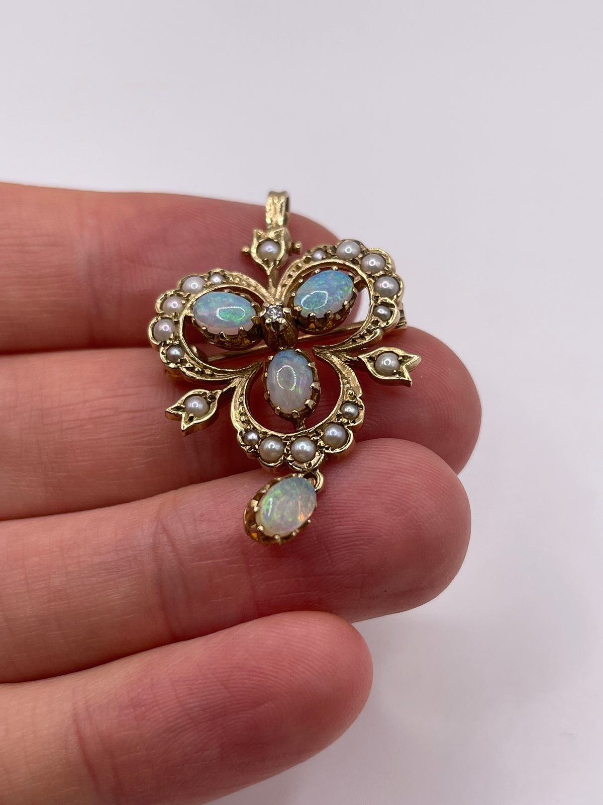 9ct gold opal, pearl and diamond pendant / brooch