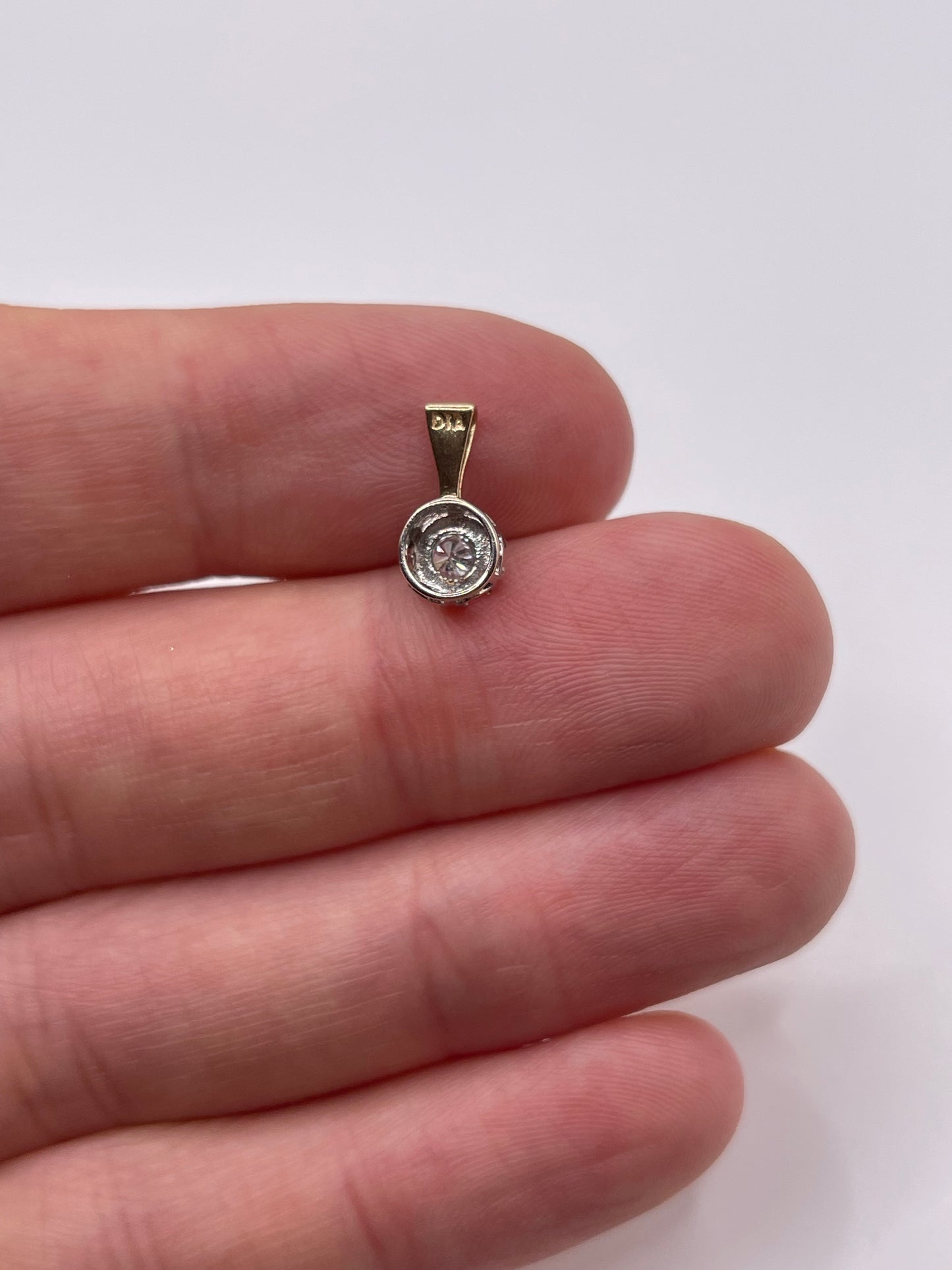 9ct gold diamond pendant