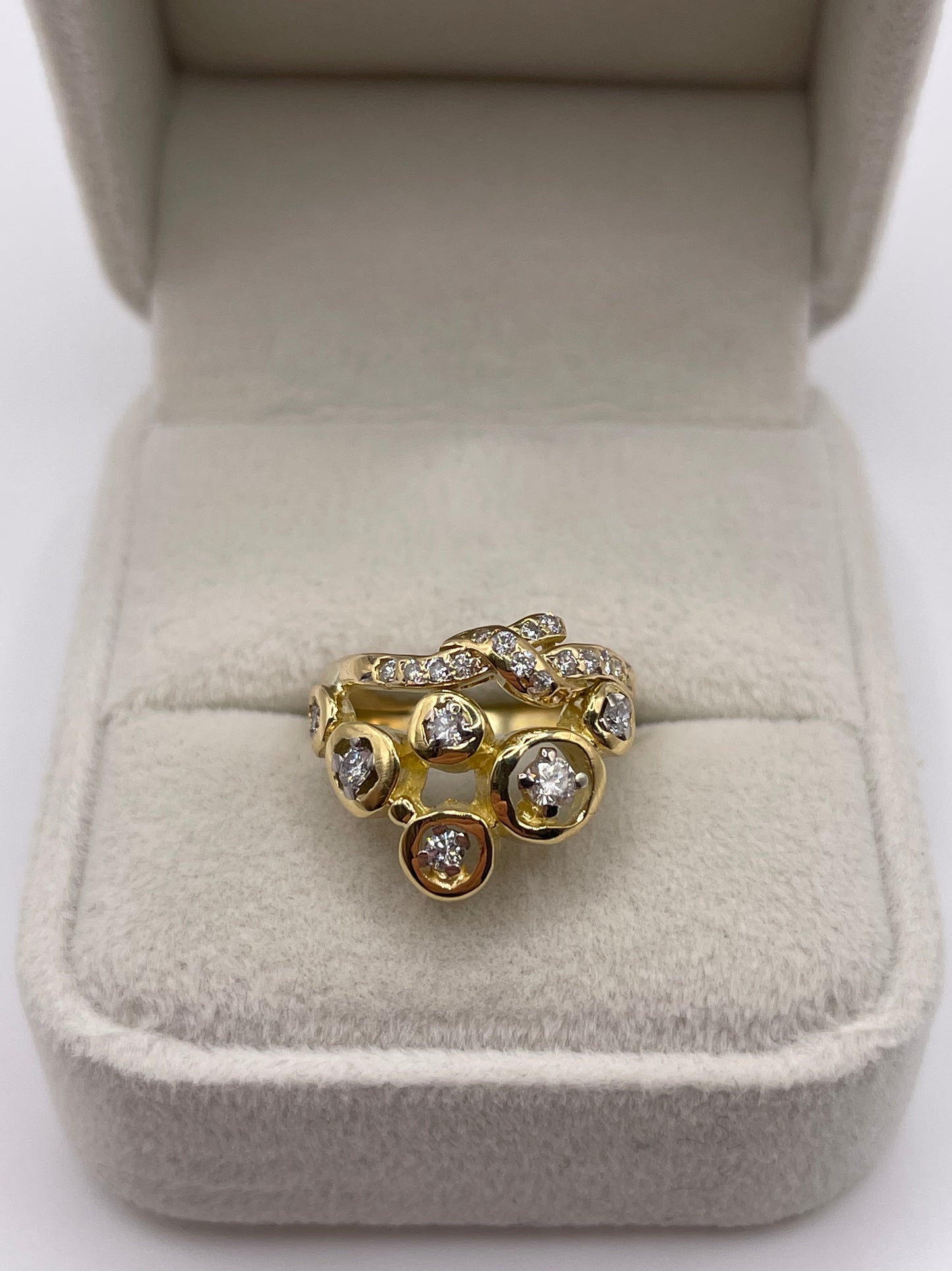 18ct gold diamond ring