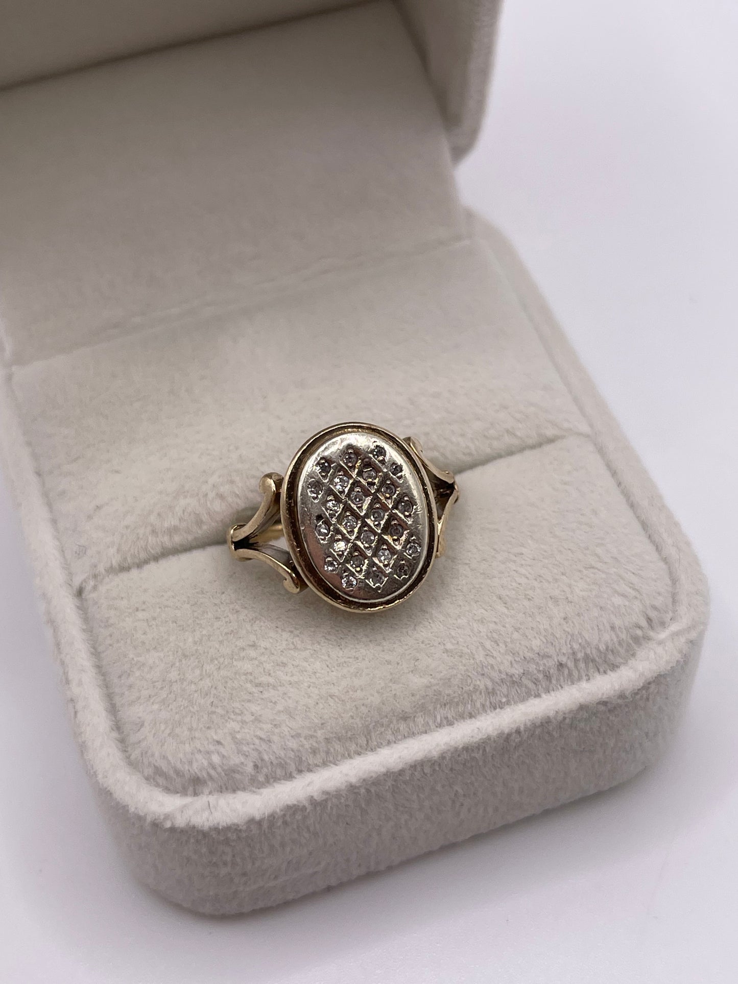 9ct two tone gold diamond ring