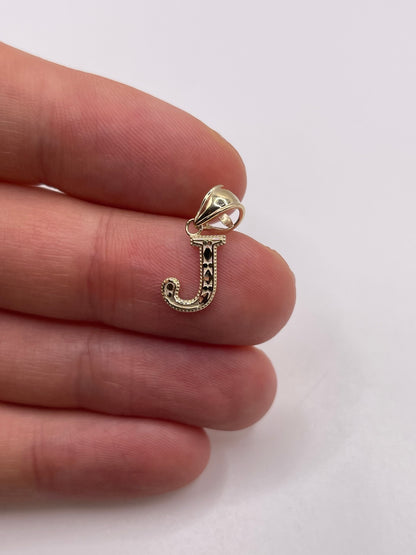 9ct gold initial J pendant