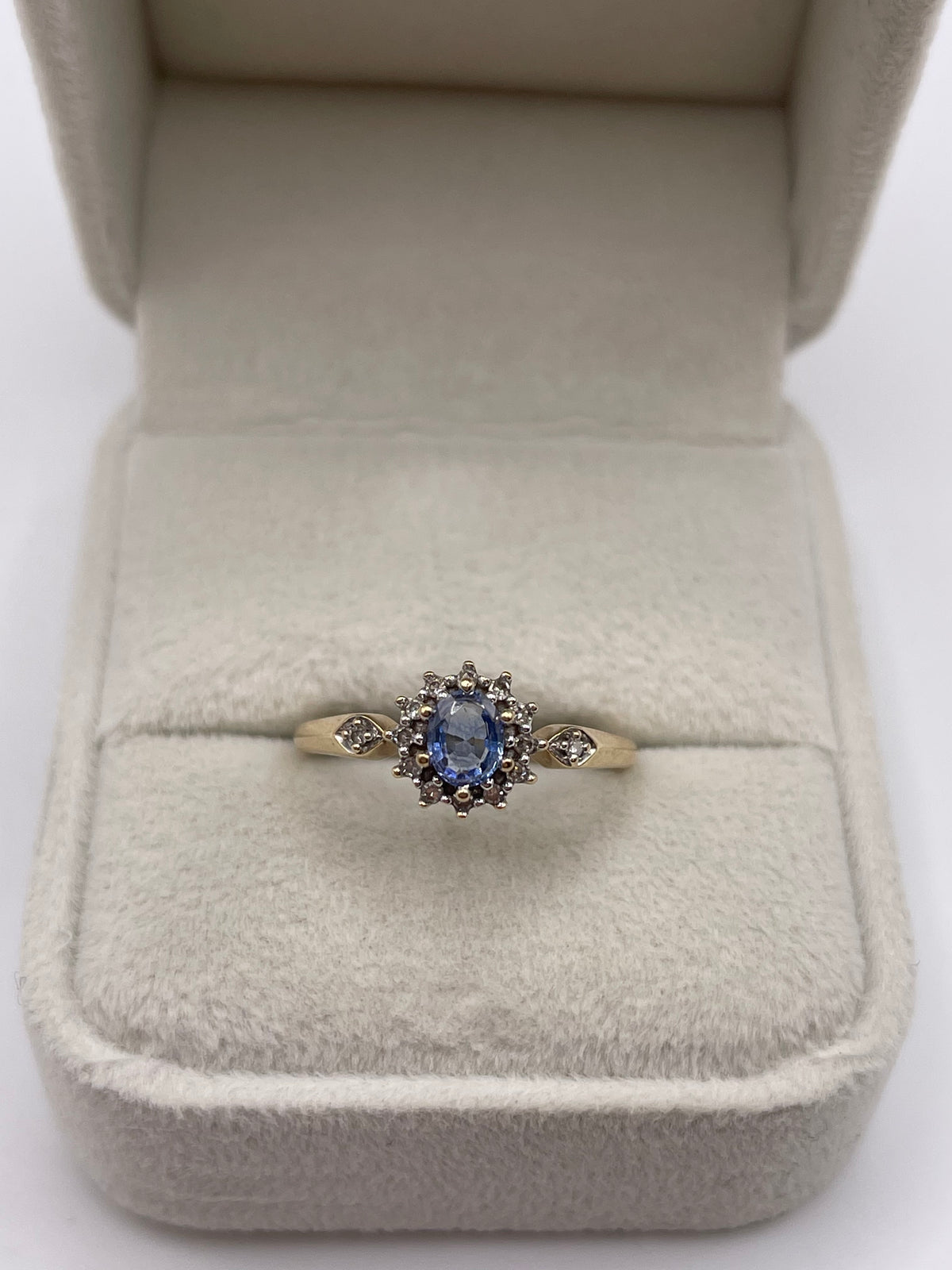 9ct gold sapphire and diamond ring