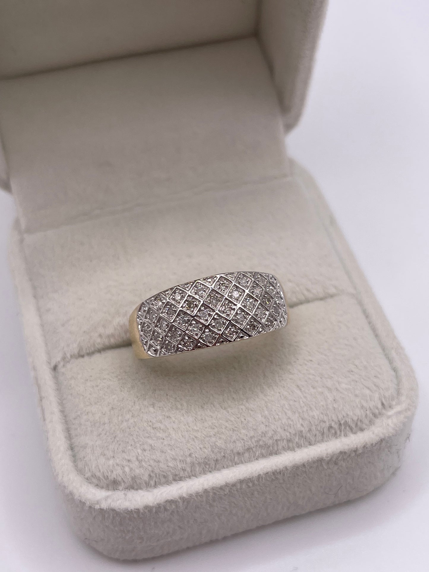9ct gold diamond cluster ring