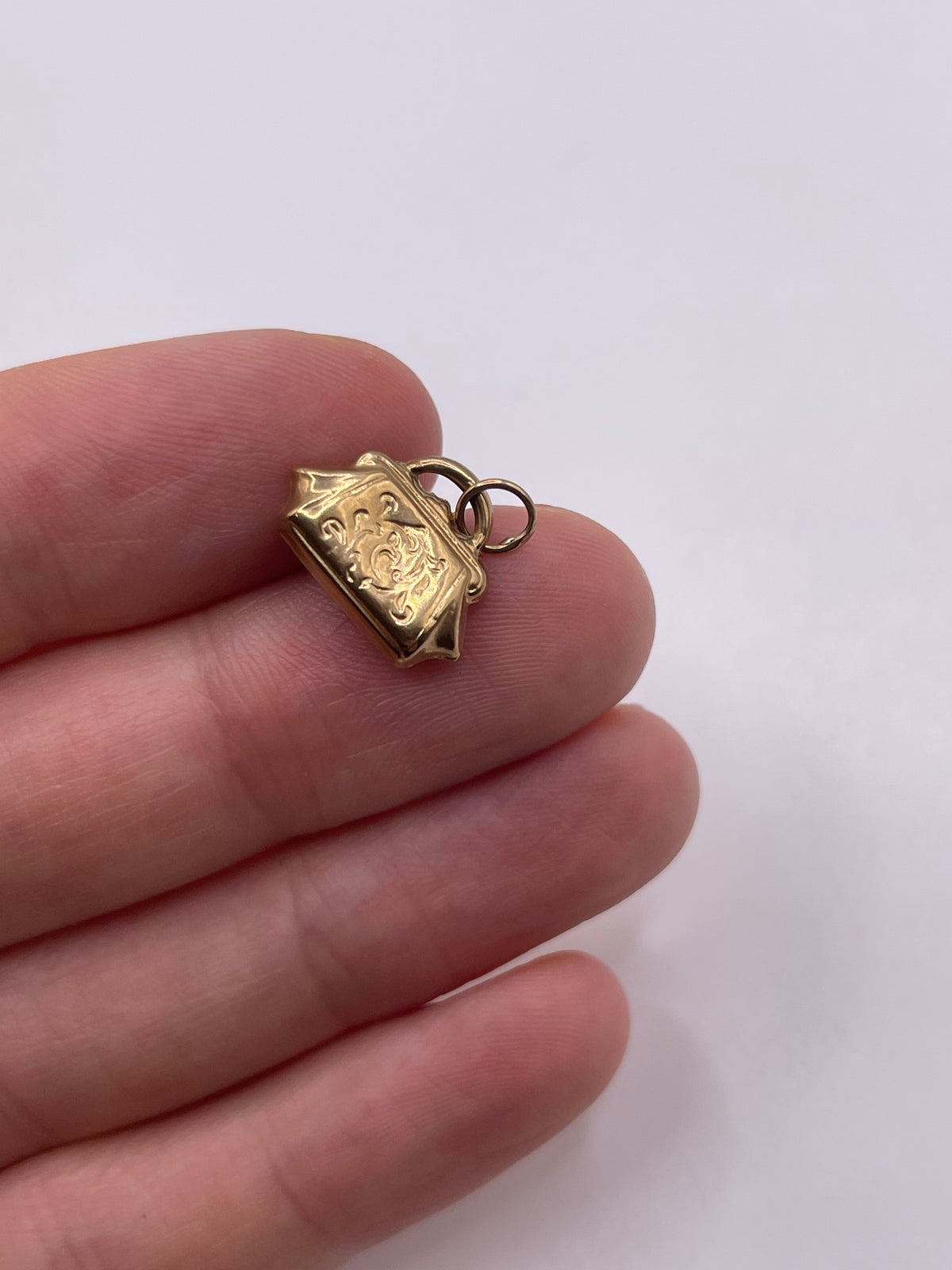 9ct gold bag charm