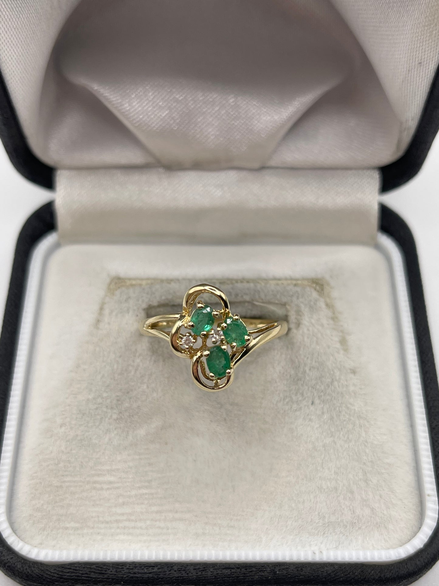 9ct gold emerald and diamond ring
