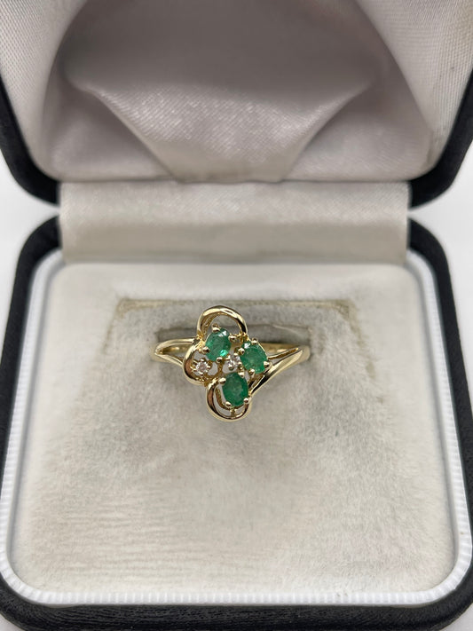 9ct gold emerald and diamond ring