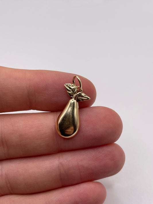 9ct gold pear pendant