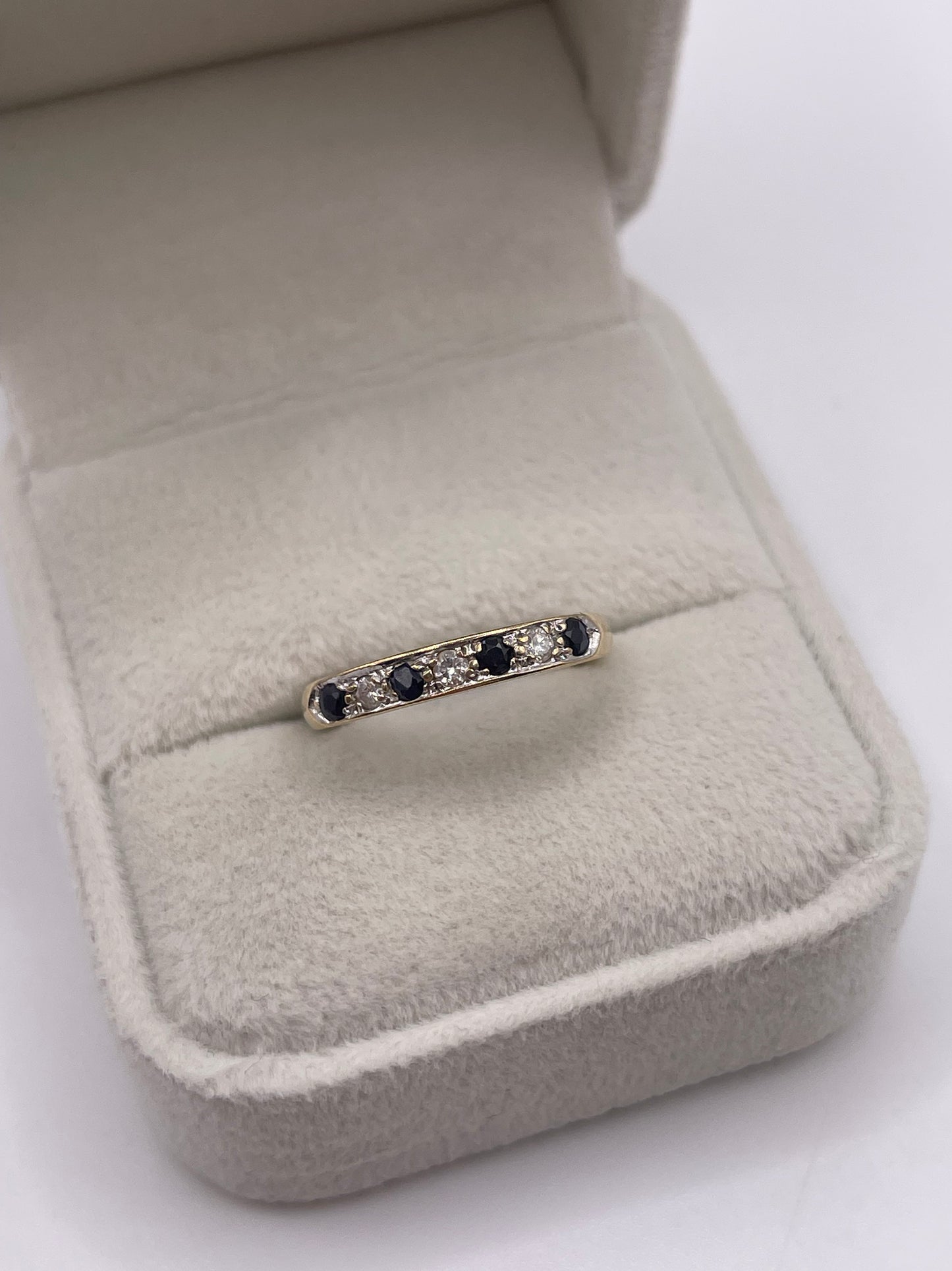 9ct gold sapphire and diamond ring