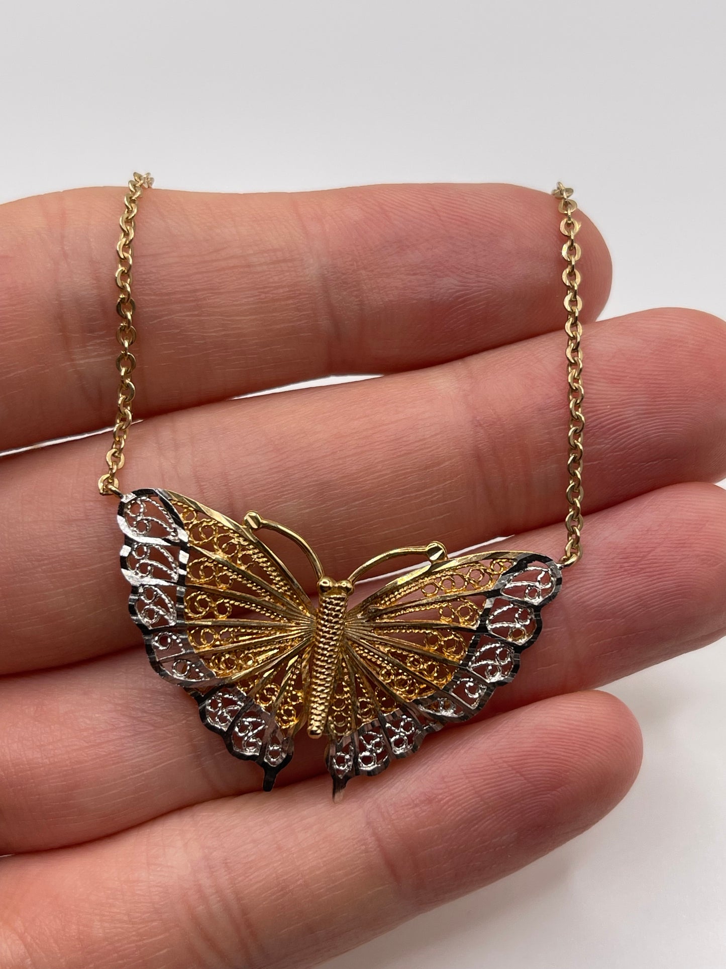 9ct gold butterfly necklace