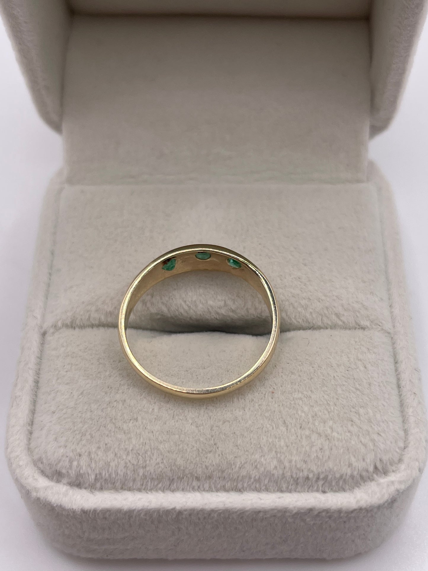 9ct gold emerald gypsy ring