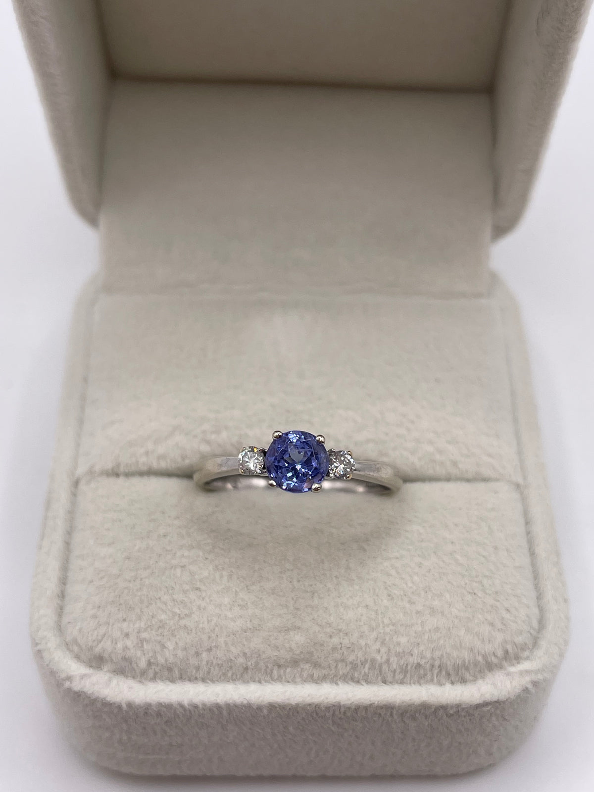 9ct white gold tanzanite and diamond ring