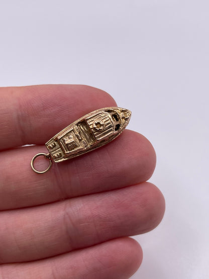 9ct gold speedboat charm
