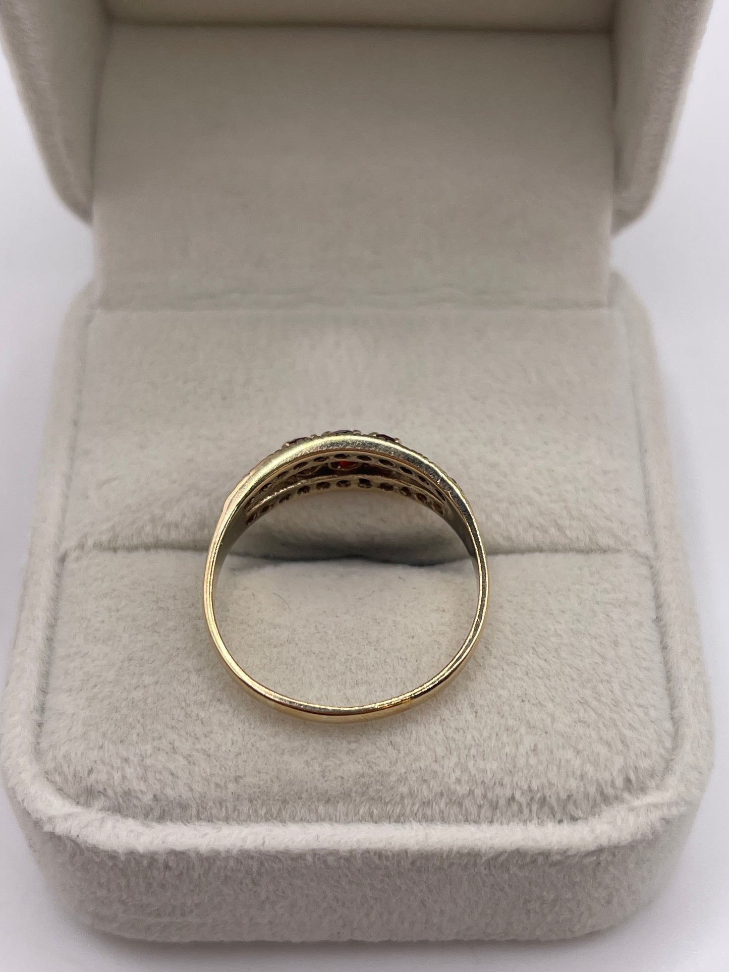 9ct gold garnet cluster ring