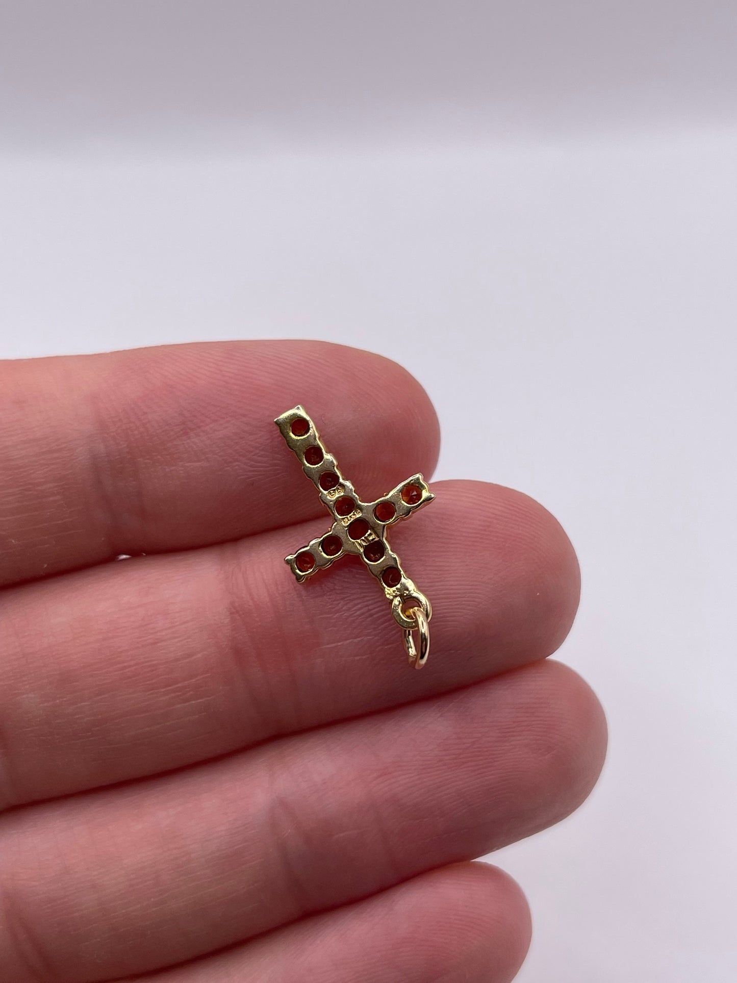 9ct gold garnet cross pendant