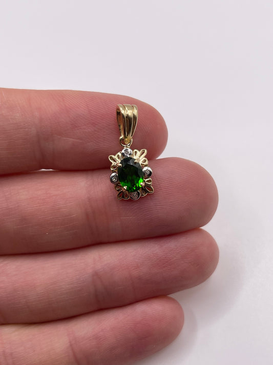 9ct gold diopside and diamond pendant