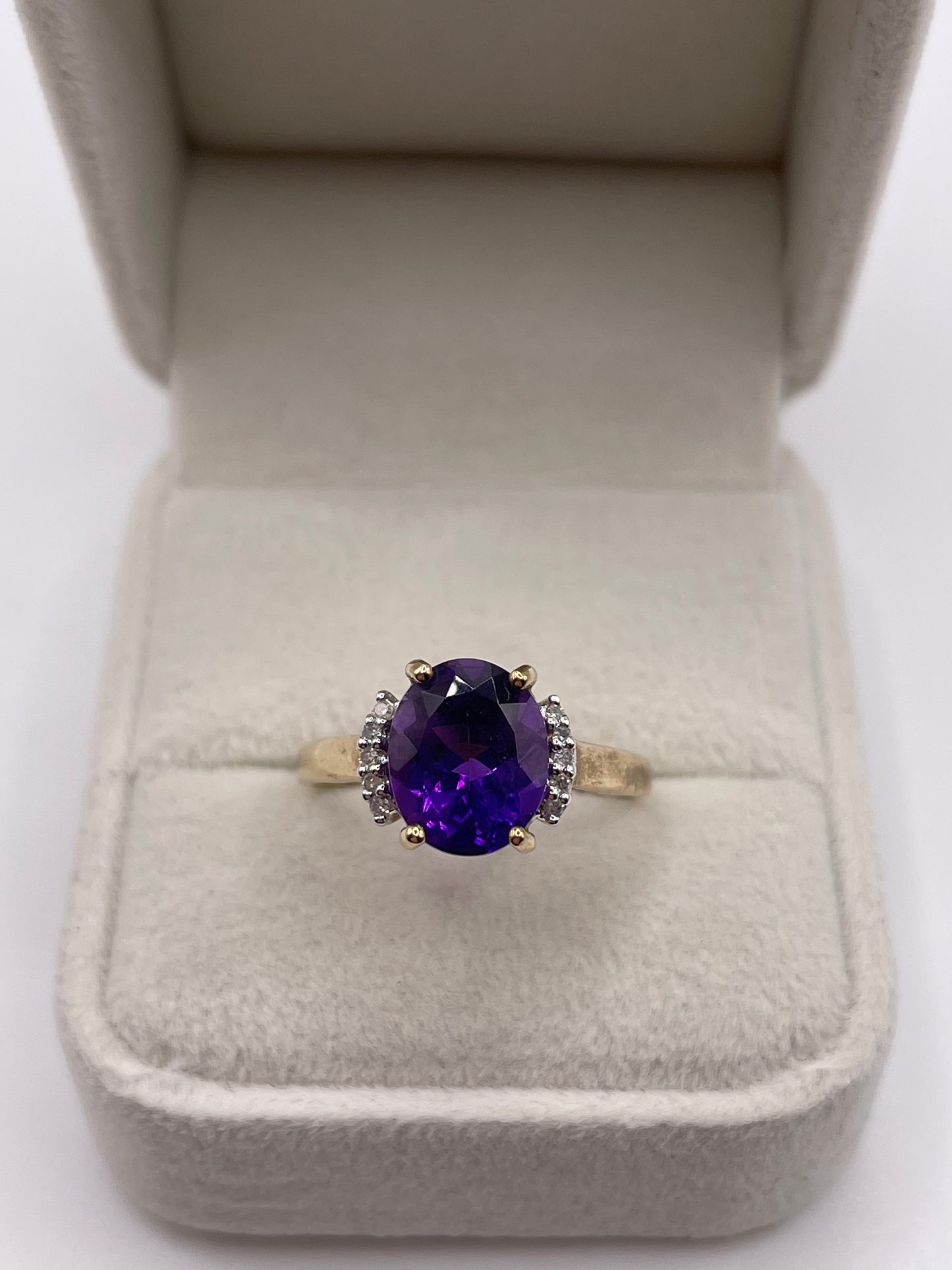 9ct gold amethyst and diamond ring