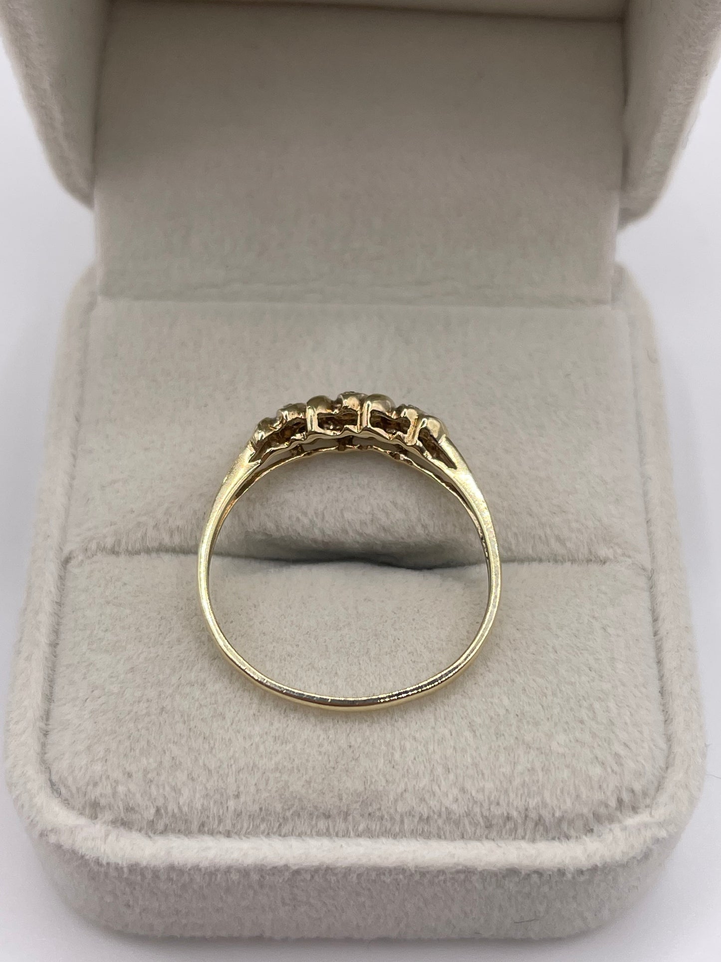9ct gold diamond ring