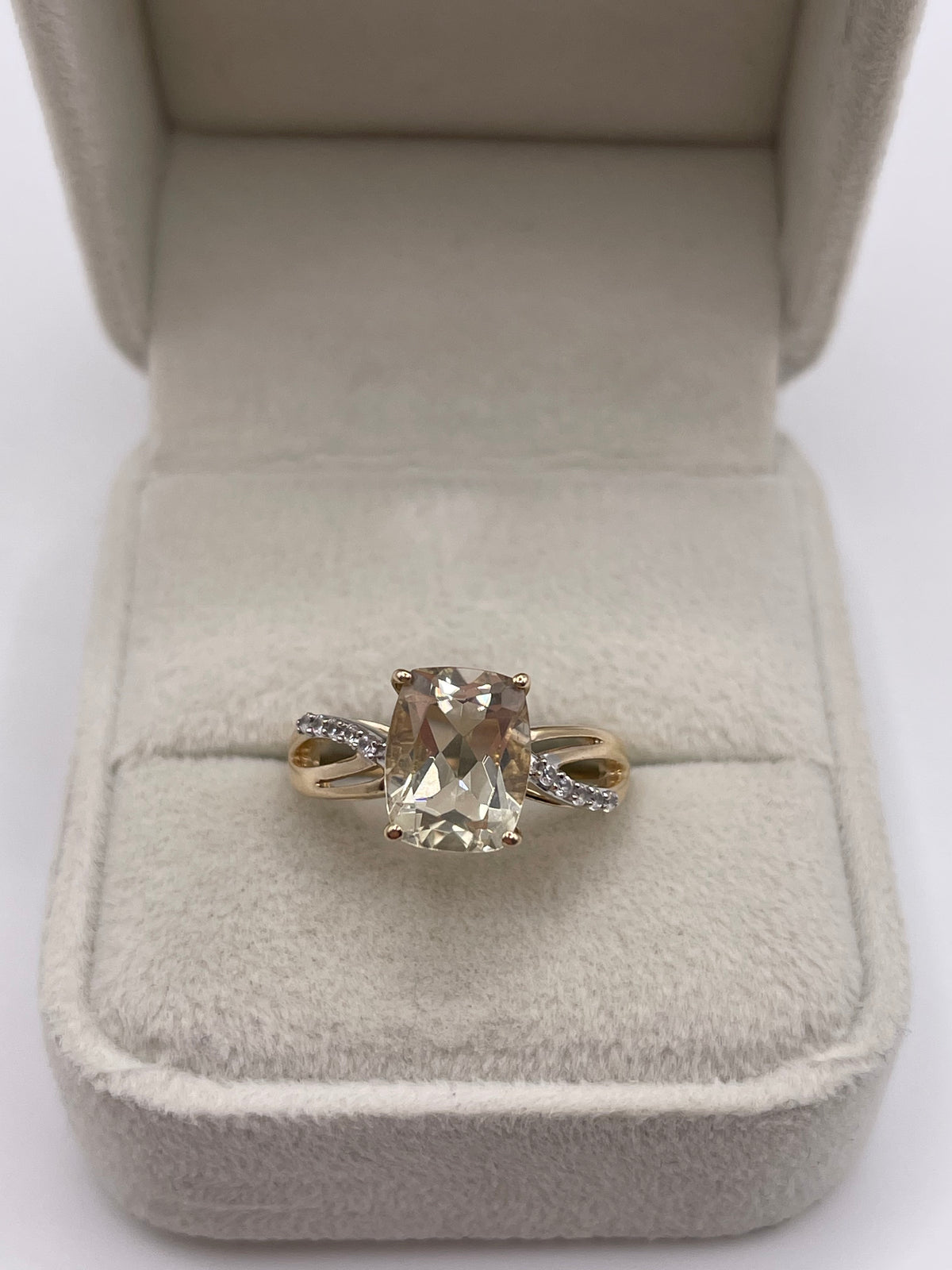 9ct gold quartz and zircon ring