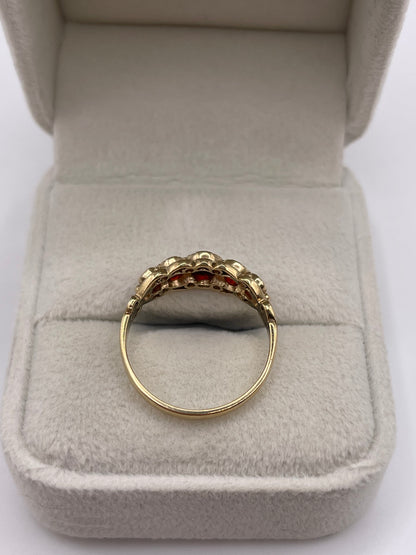 9ct gold garnet ring