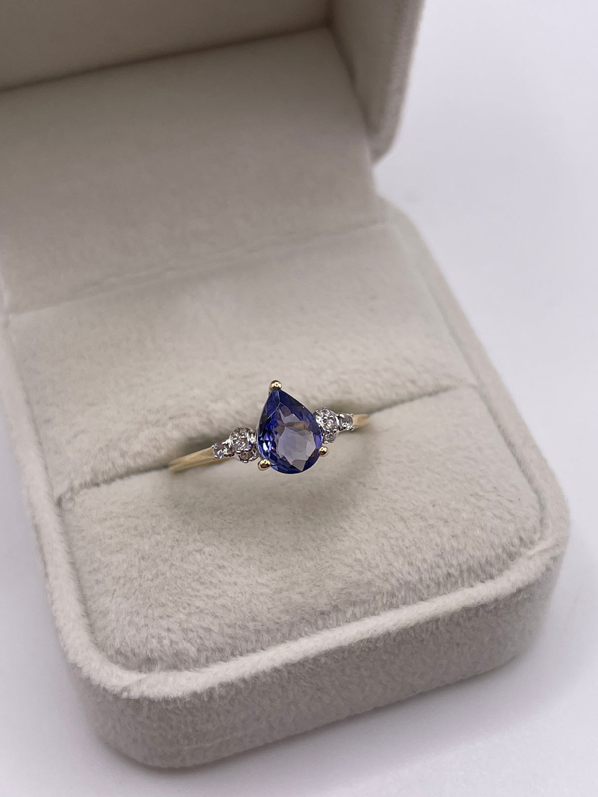 9ct gold tanzanite and zircon ring