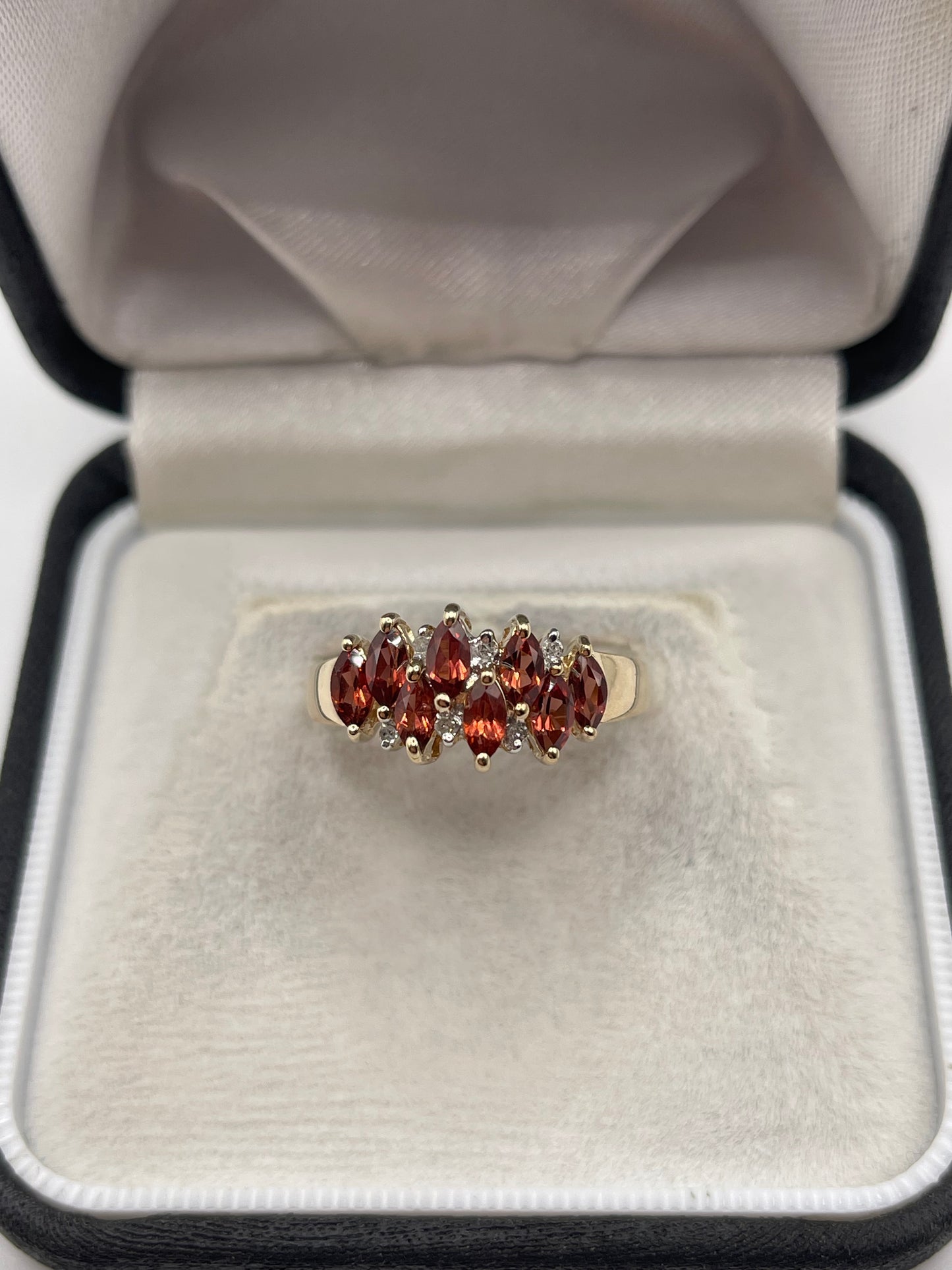 9ct gold garnet and diamond ring