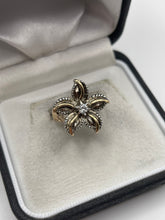Load image into Gallery viewer, 9ct gold paste flower ring
