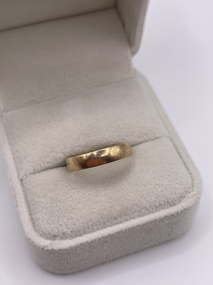 9ct gold band