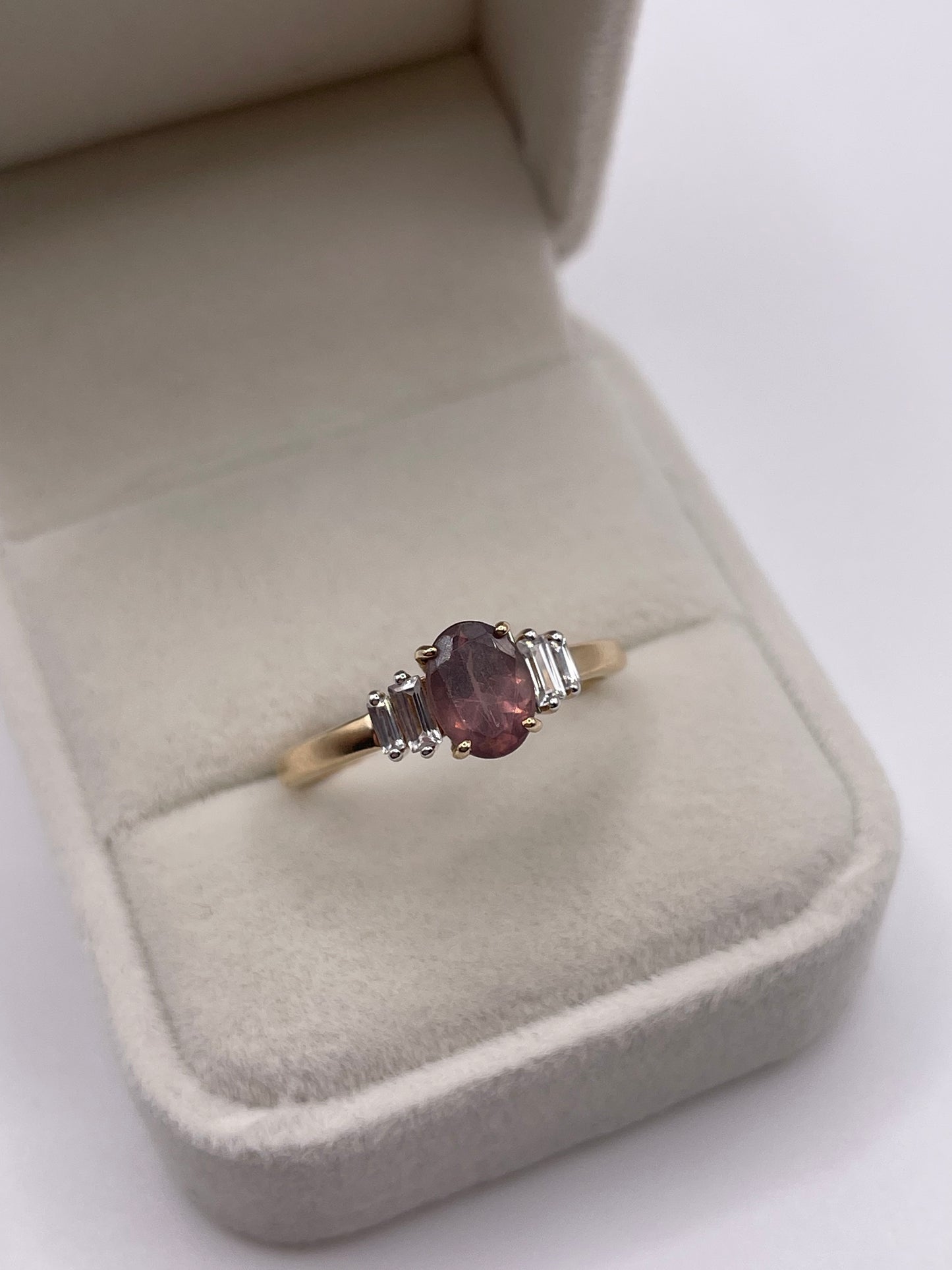 9ct gold quartz and zircon ring