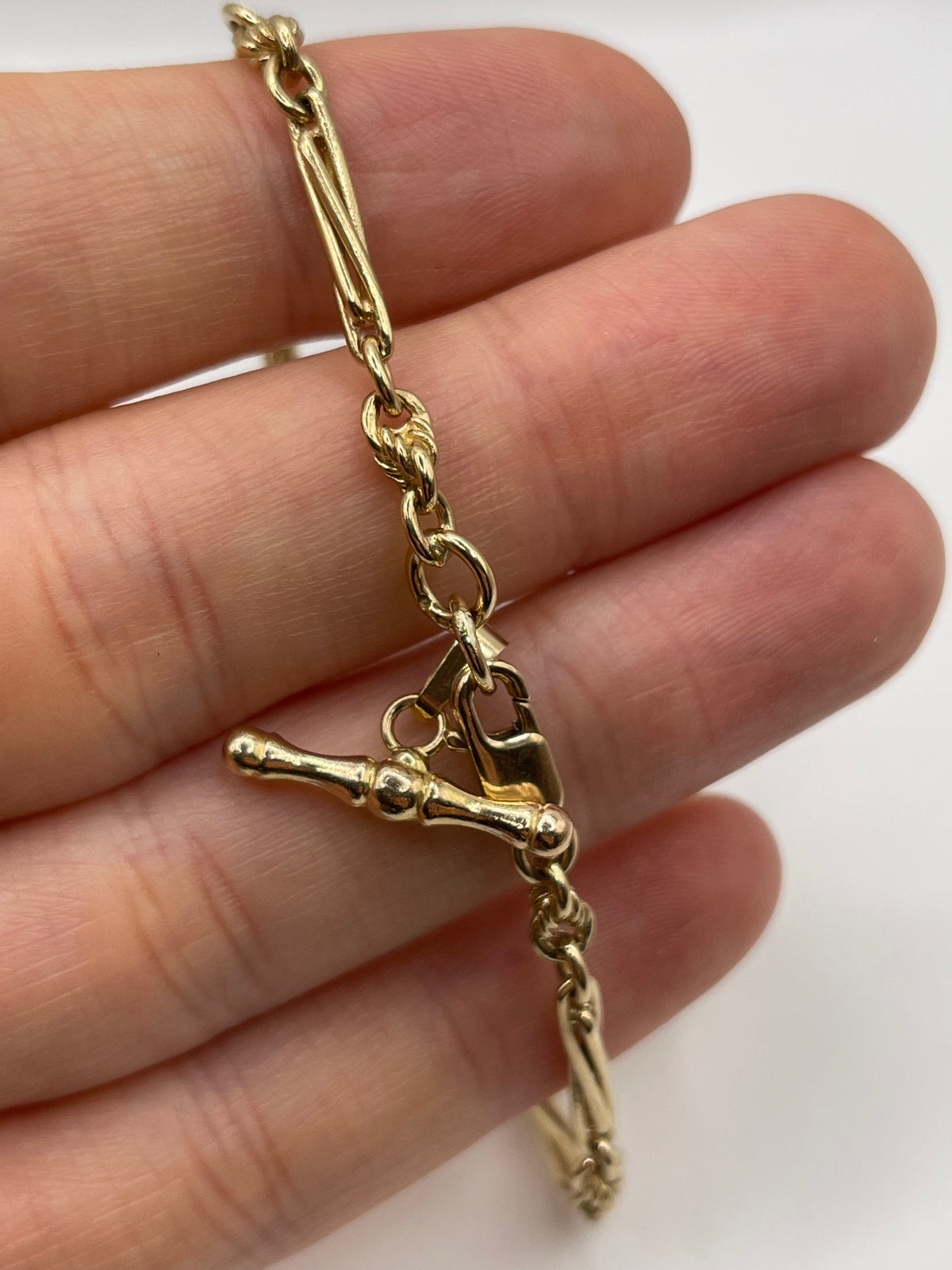 9ct gold t bar bracelet