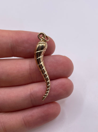 9ct gold horn of plenty pendant